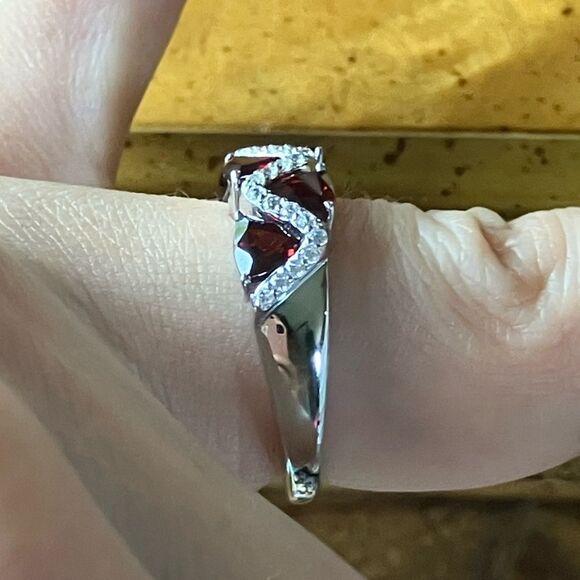 Natural Red Garnet Simulated Diamond Sterling Silver Ring Size 7 - Picture 3 of 9